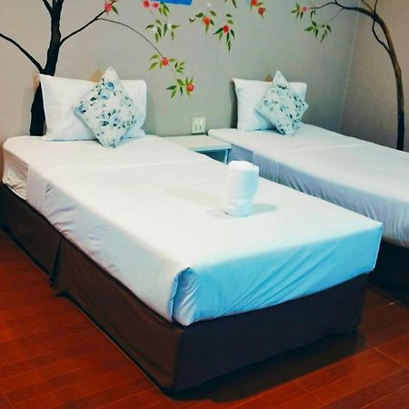 Color Ville Hotel Sha Certified Sakon Nakhon Bagian luar foto