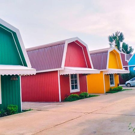 Color Ville Hotel Sha Certified Sakon Nakhon Bagian luar foto