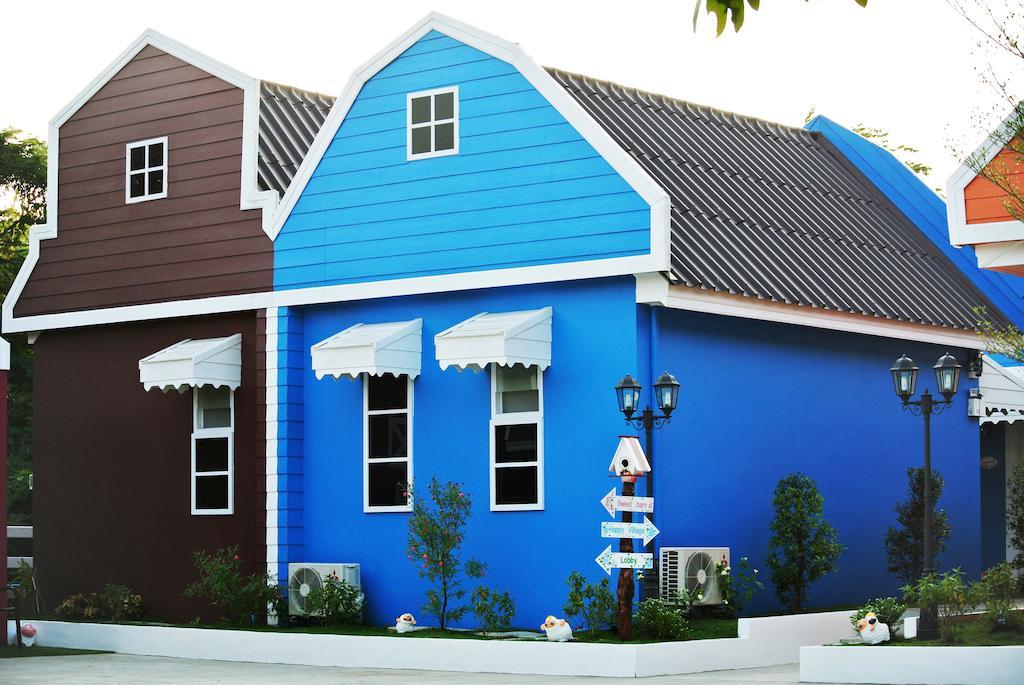 Color Ville Hotel Sha Certified Sakon Nakhon Bagian luar foto