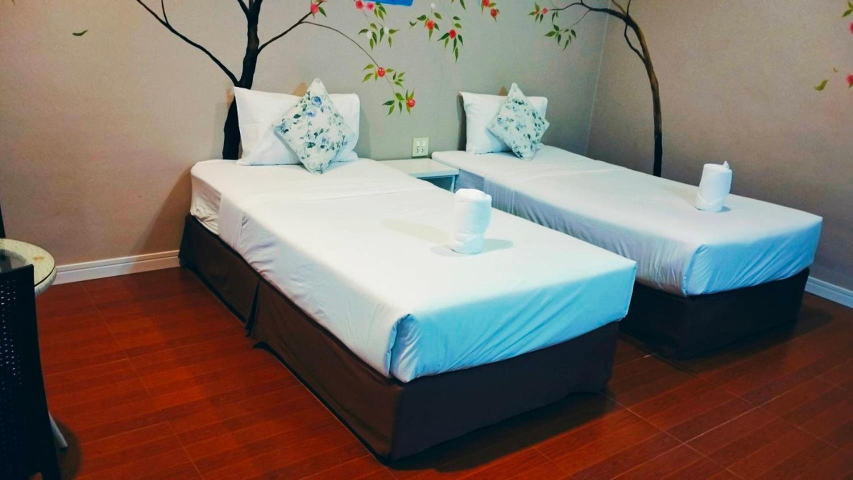 Color Ville Hotel Sha Certified Sakon Nakhon Bagian luar foto
