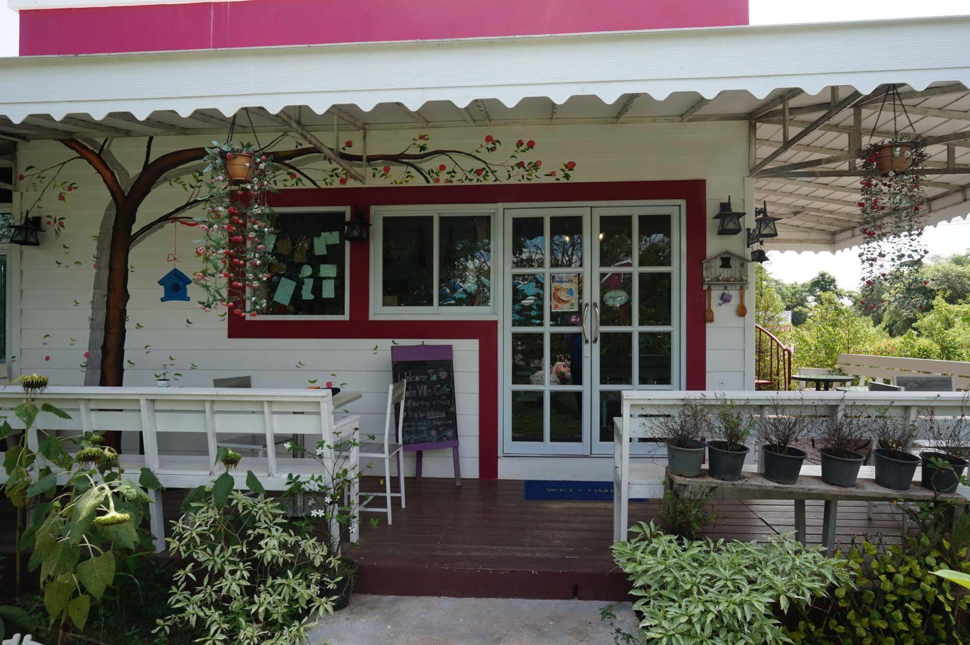 Color Ville Hotel Sha Certified Sakon Nakhon Bagian luar foto