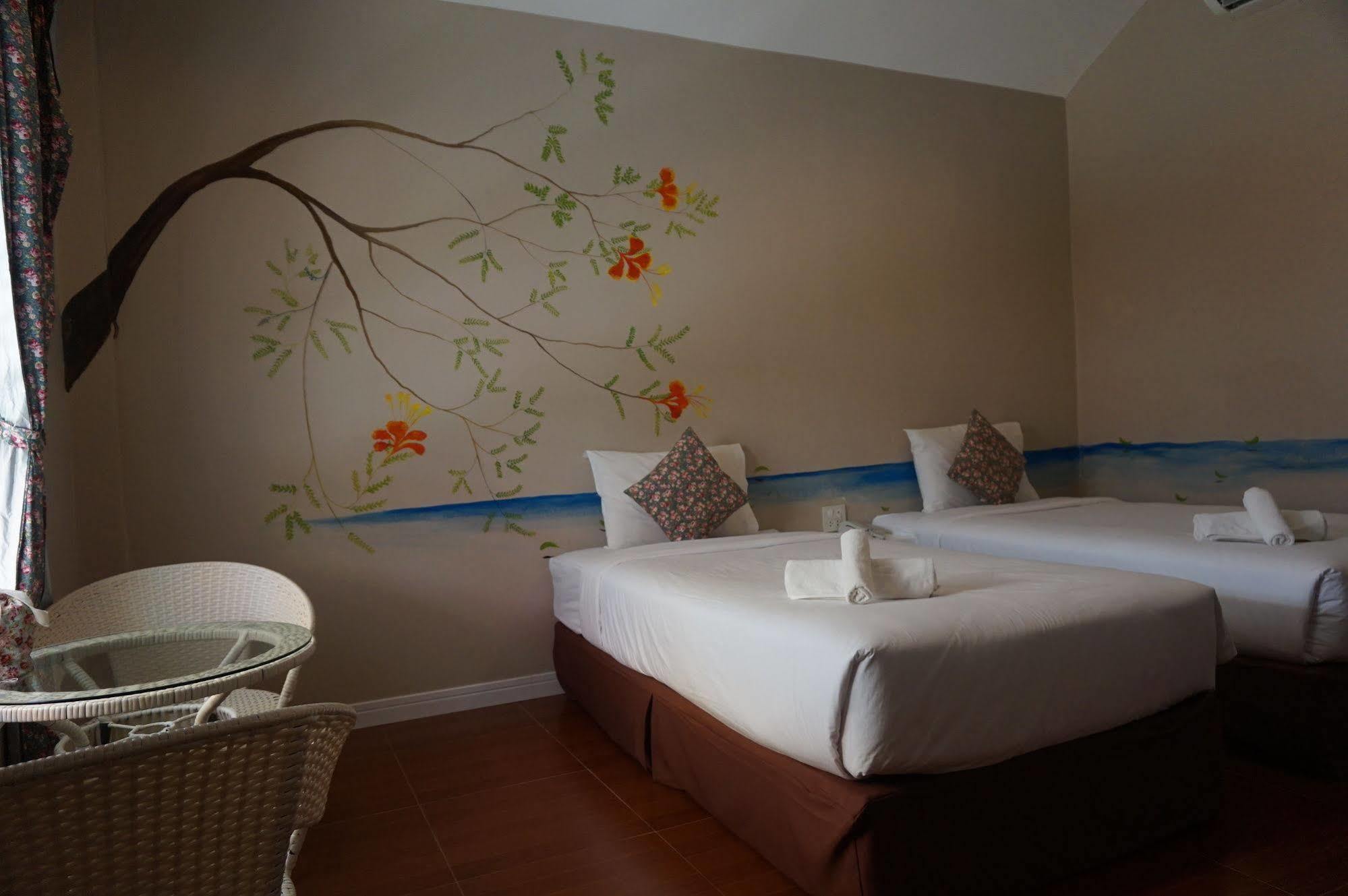 Color Ville Hotel Sha Certified Sakon Nakhon Bagian luar foto