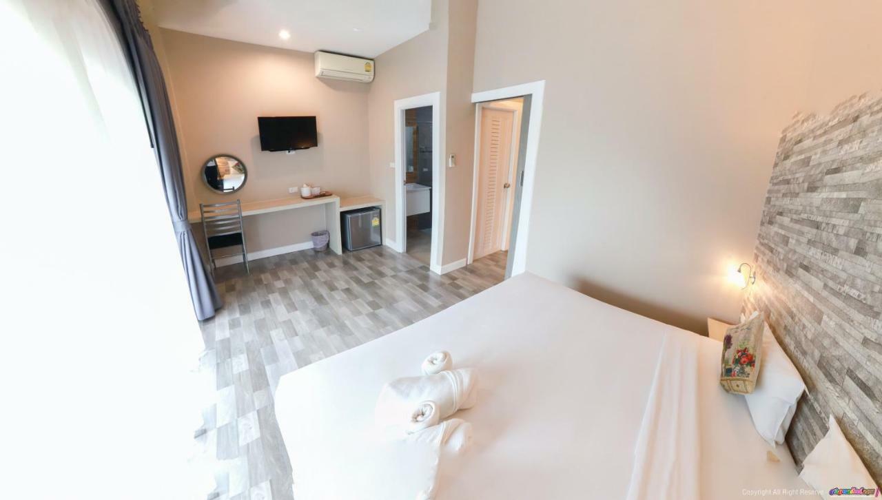 Color Ville Hotel Sha Certified Sakon Nakhon Bagian luar foto