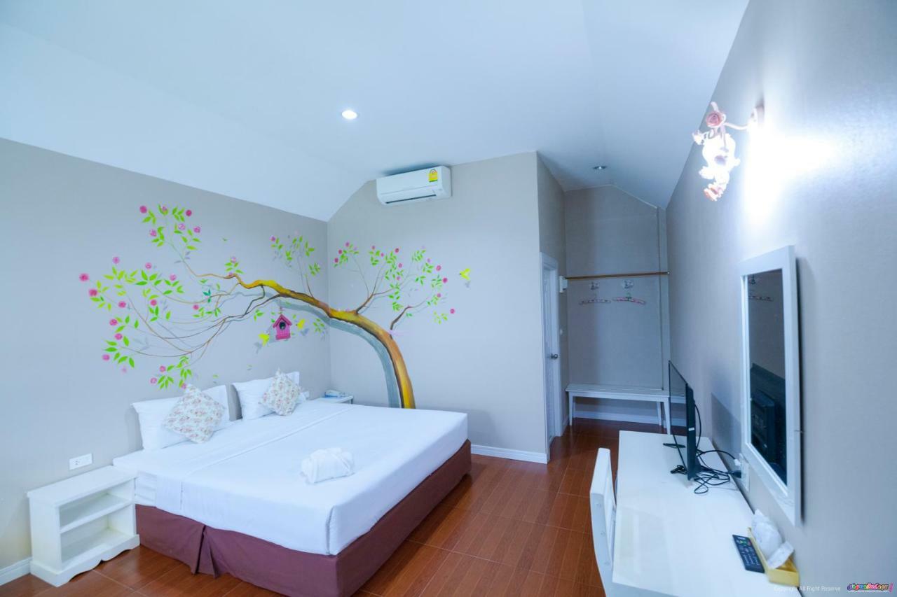 Color Ville Hotel Sha Certified Sakon Nakhon Bagian luar foto