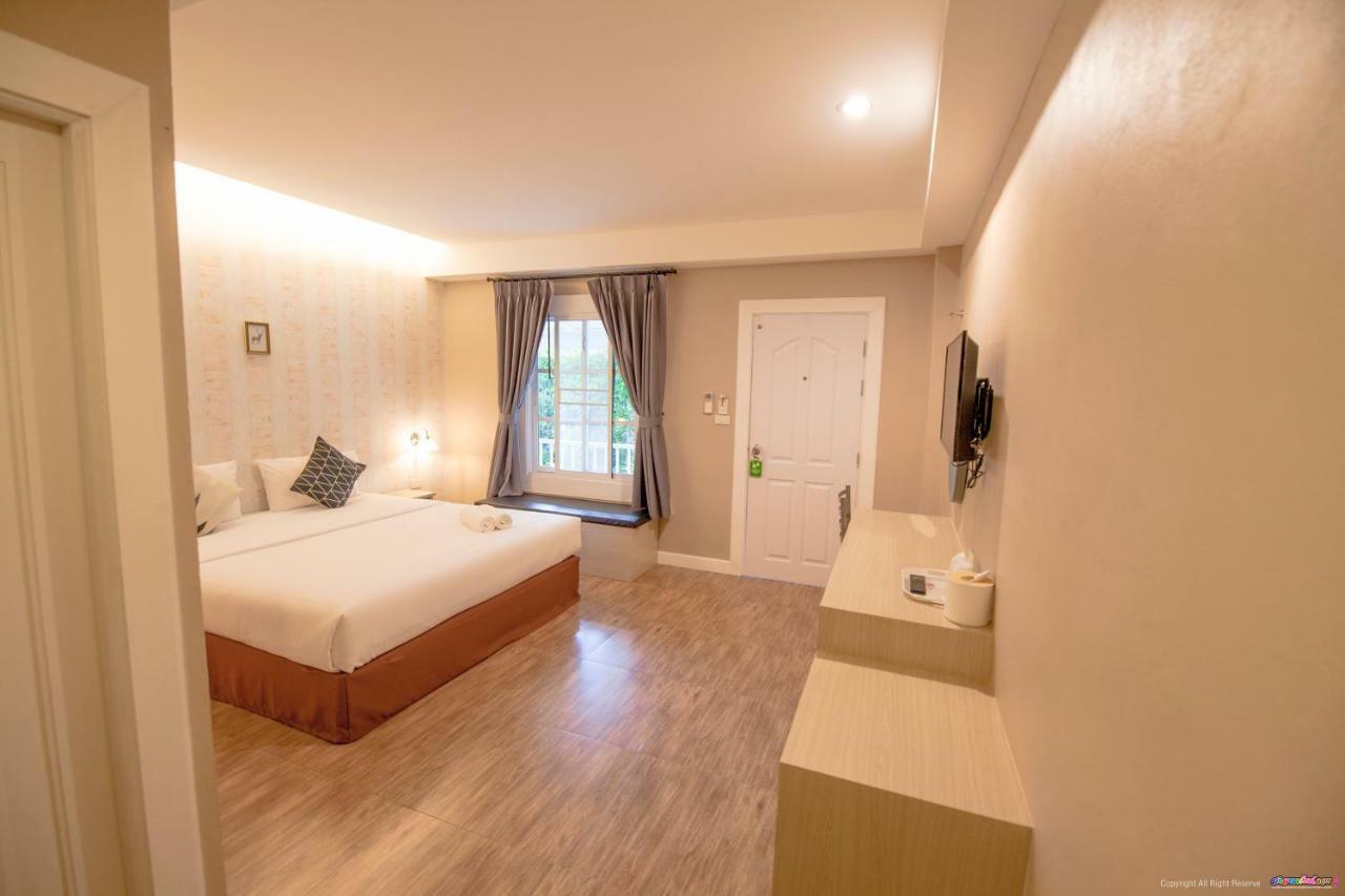 Color Ville Hotel Sha Certified Sakon Nakhon Bagian luar foto