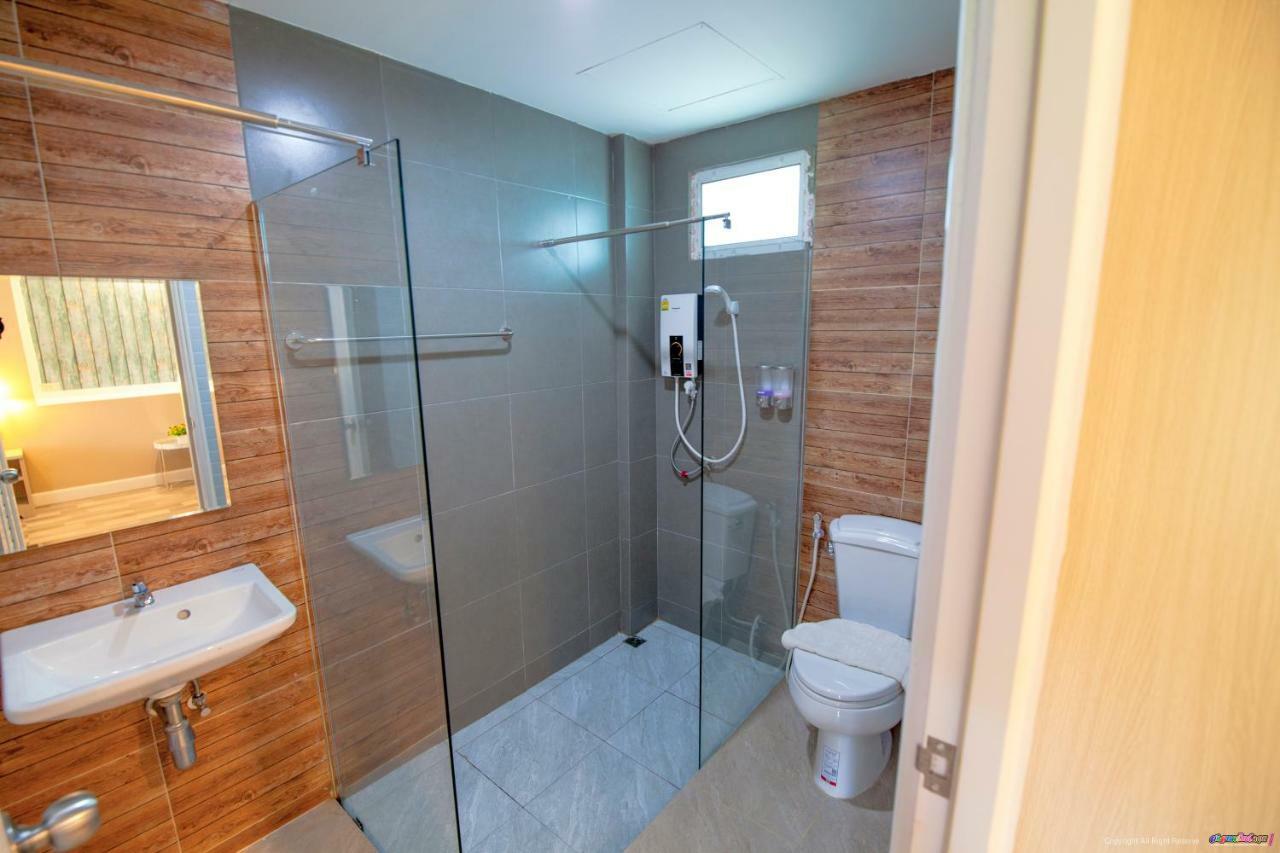 Color Ville Hotel Sha Certified Sakon Nakhon Bagian luar foto