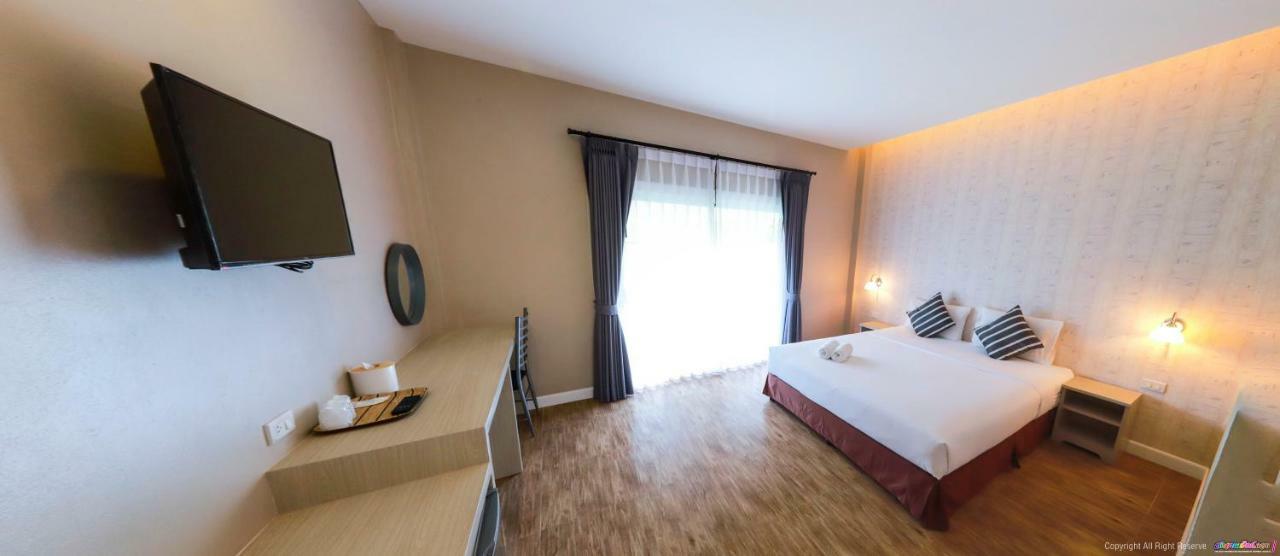 Color Ville Hotel Sha Certified Sakon Nakhon Bagian luar foto
